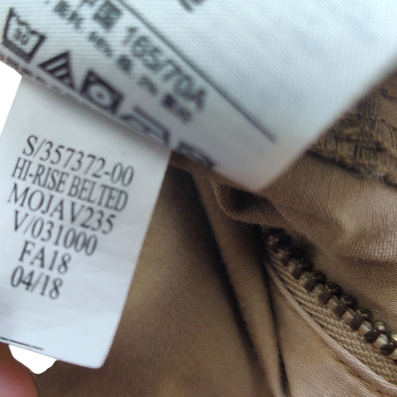 GAP High Rise Pleated Chinos with Belt Women's Size 4 Pleated Front Tan - Picture 6 of 10